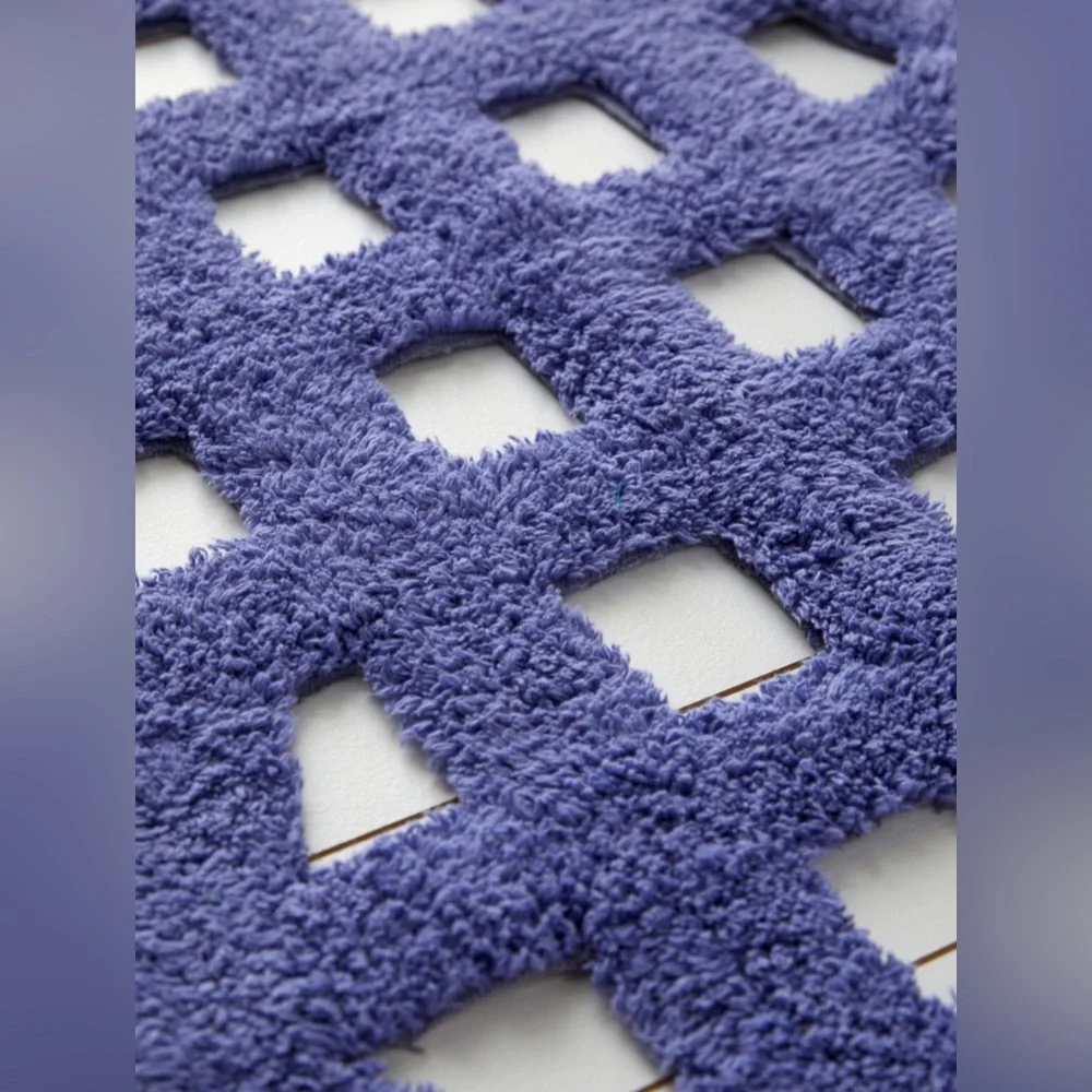 UO HOME Urban Outfitters Purple Bath Mat 20¨x30¨NWT NEW